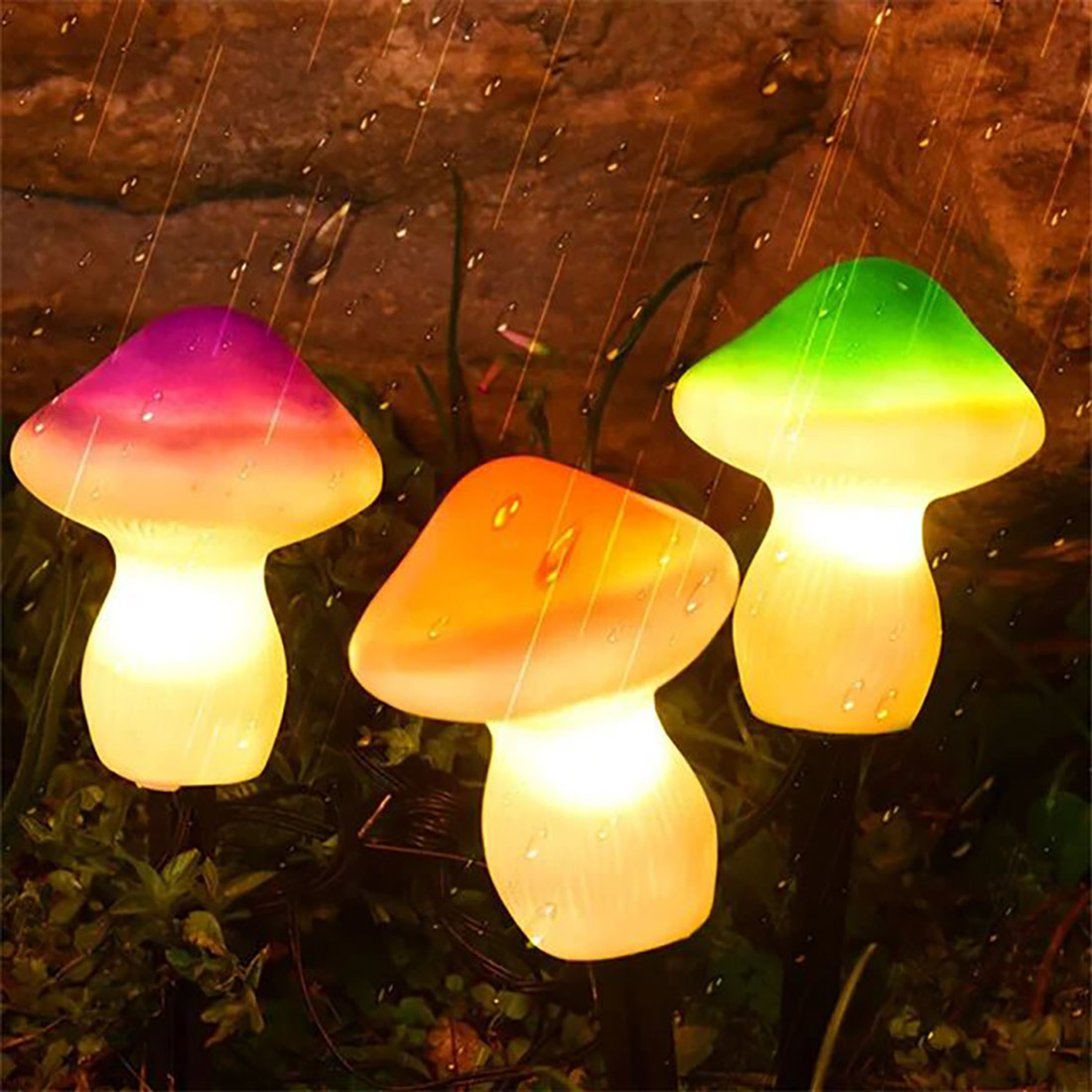 Image de scène de lumières de champignons féeriques solaires LED