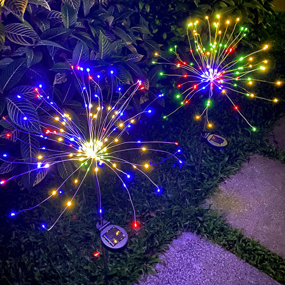 Photo de scène de lumière de feu d'artifice solaire à LED extérieure